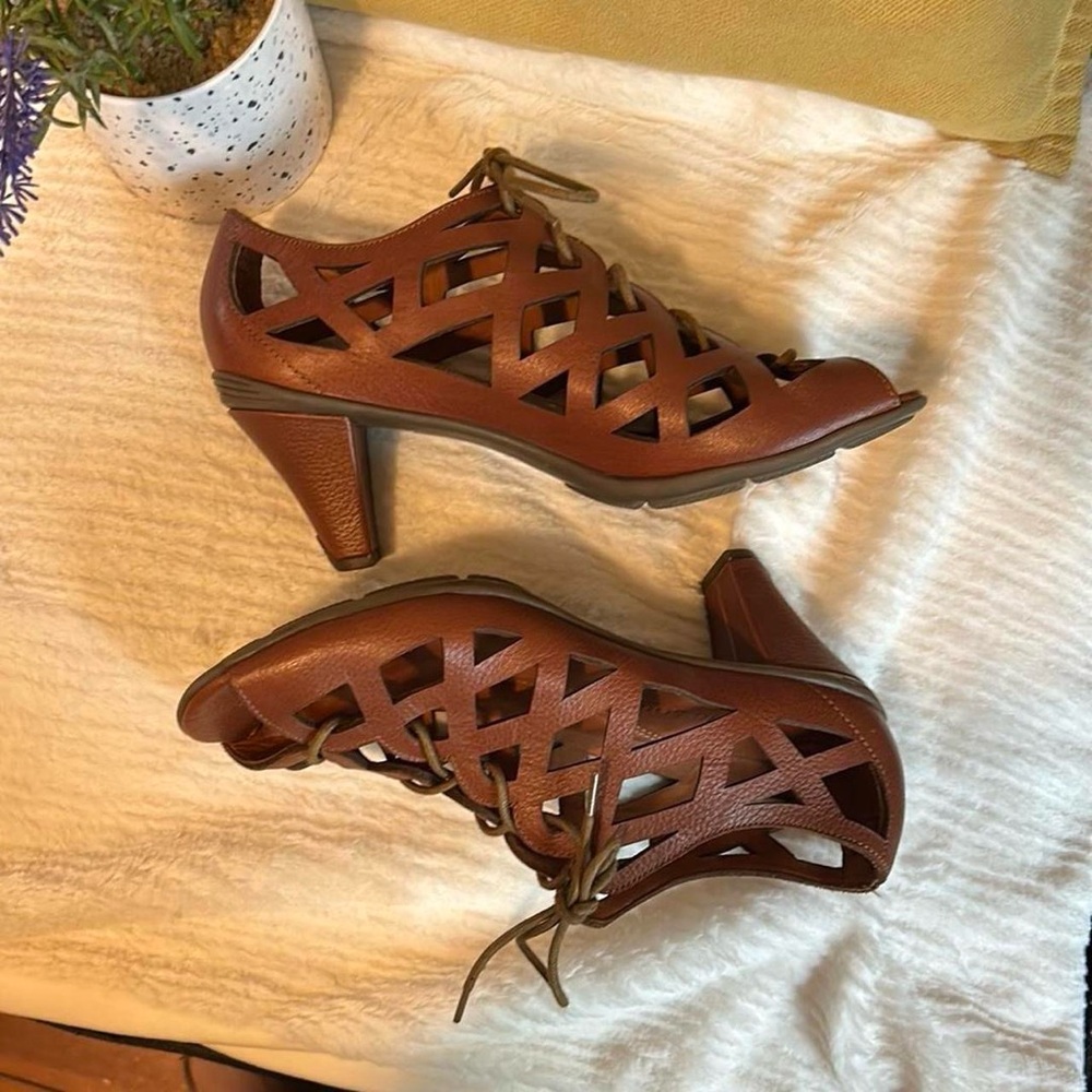 Gentle Souls Tan Leather Cutout Heels